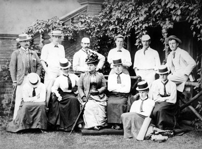 Équipe de cricket hommes et femmes victorienne, vers 1890 - English Photographer